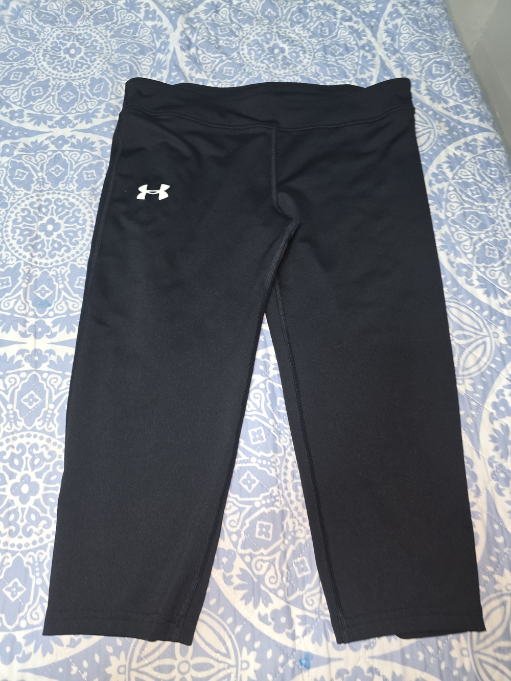 Under Armour Black Athletic Cropped Leggings